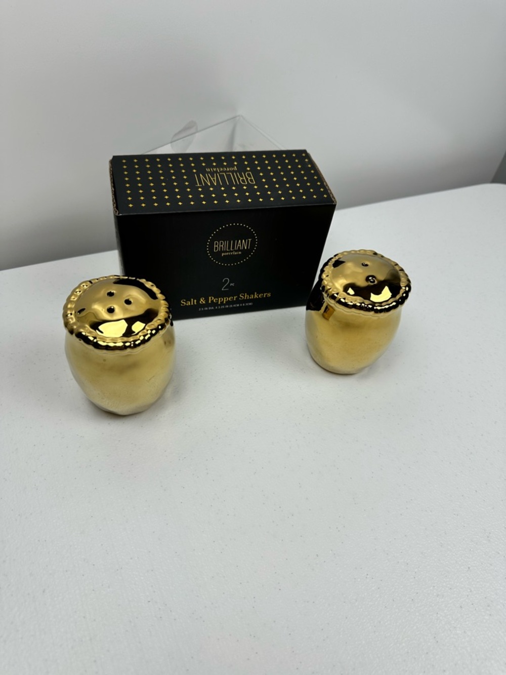 Brilliant Porcelain Salt And Pepper Shakers Gold Salt and Pepper Shaker Set